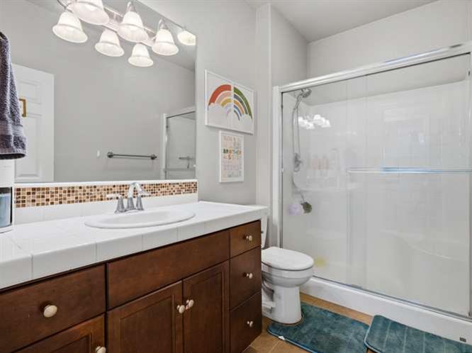 899 Blackwood Ave, Clovis, CA 93619