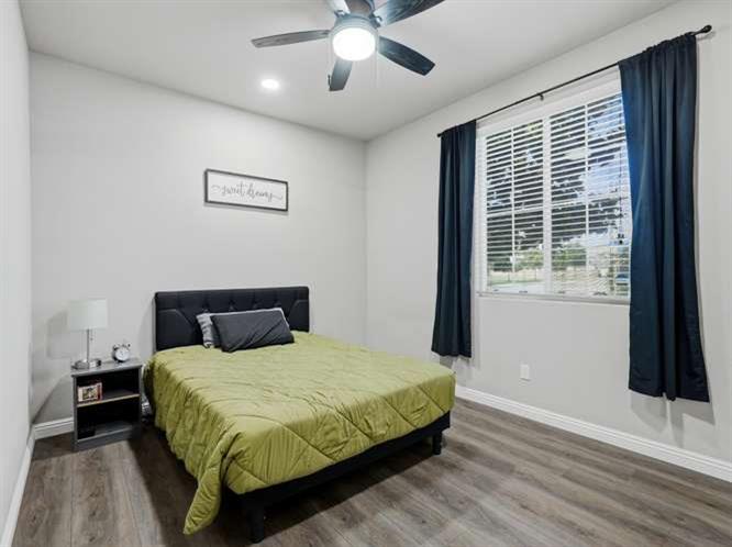 899 Blackwood Ave, Clovis, CA 93619