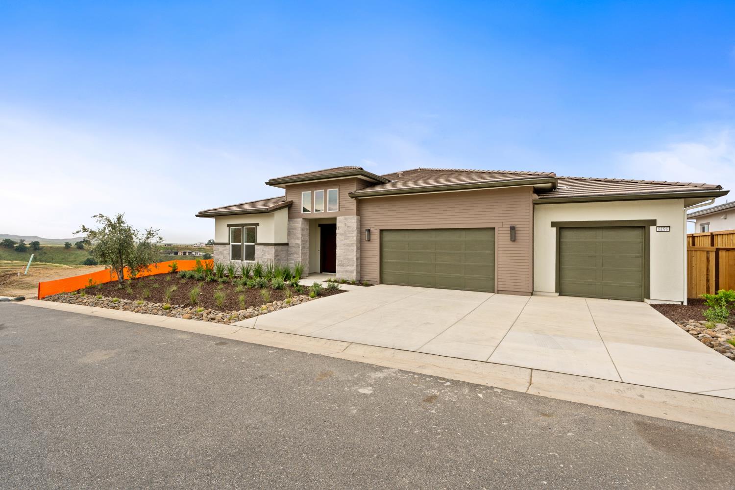 8198 Iron Creek Dr, Friant, CA 93626