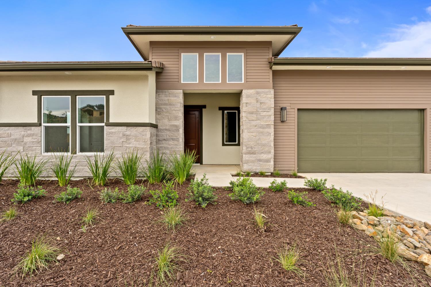 8198 Iron Creek Dr, Friant, CA 93626