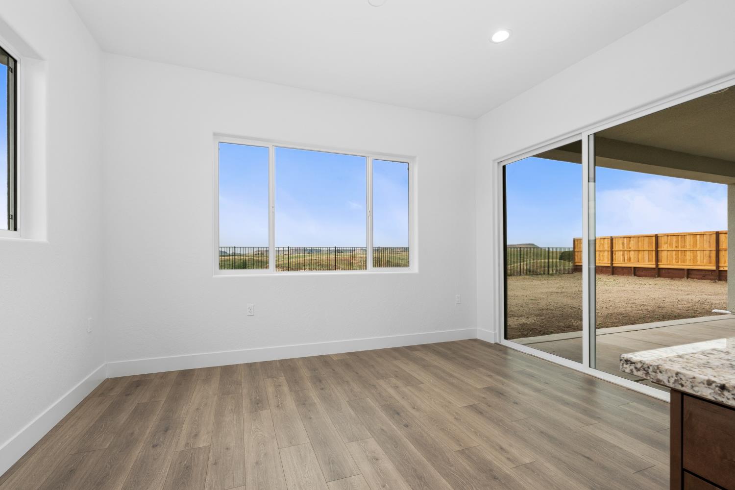 8198 Iron Creek Dr, Friant, CA 93626