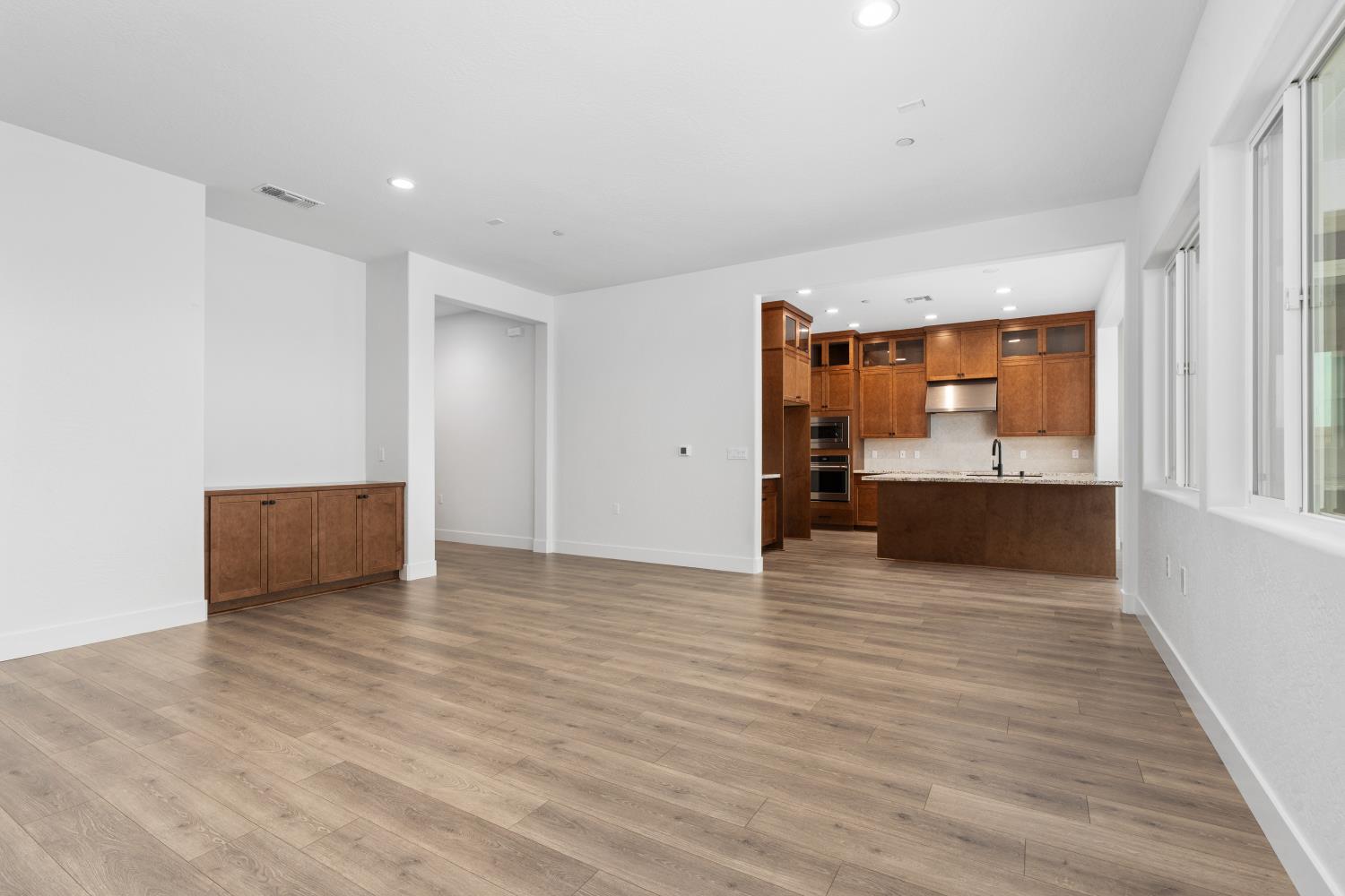 8198 Iron Creek Dr, Friant, CA 93626