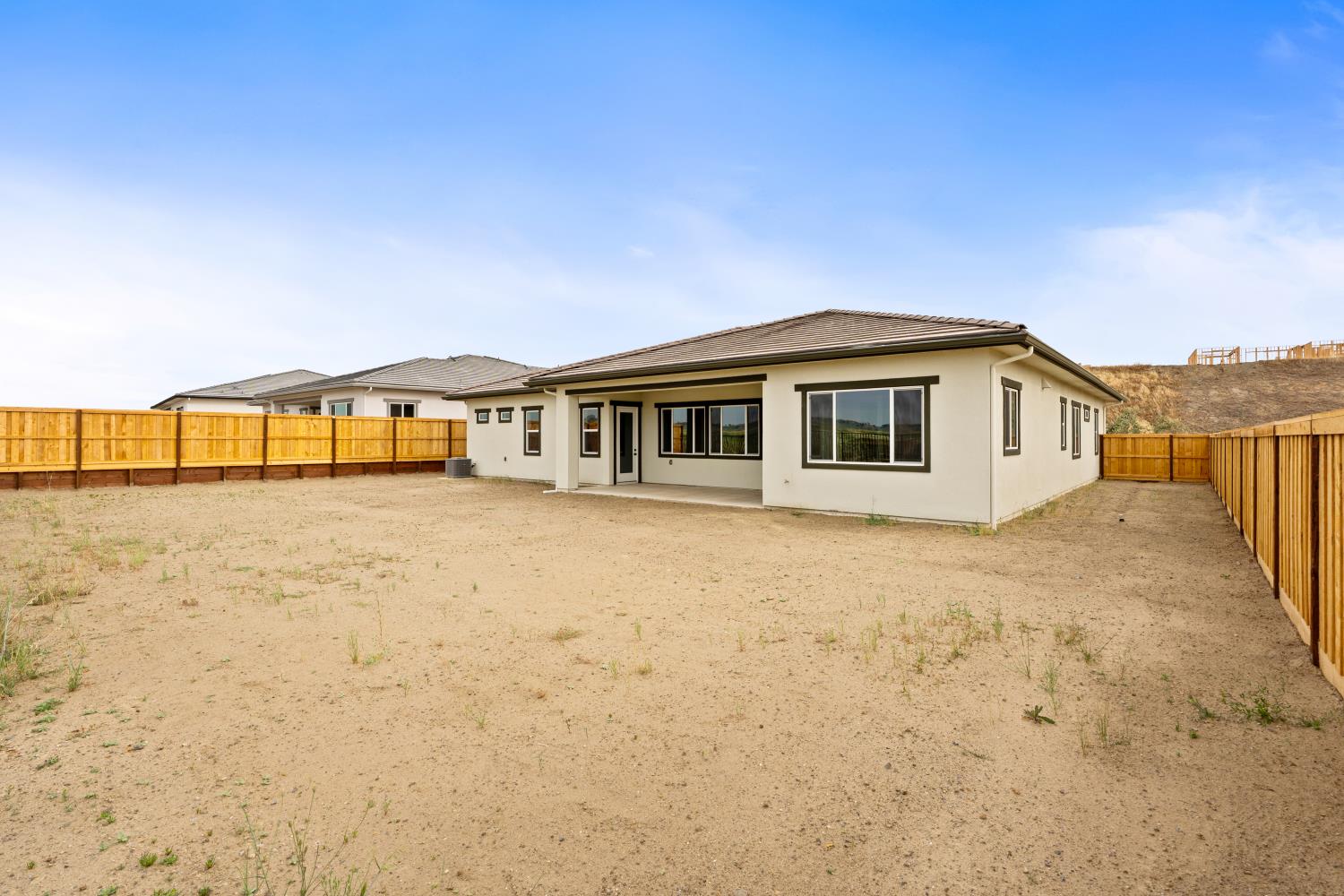 8198 Iron Creek Dr, Friant, CA 93626