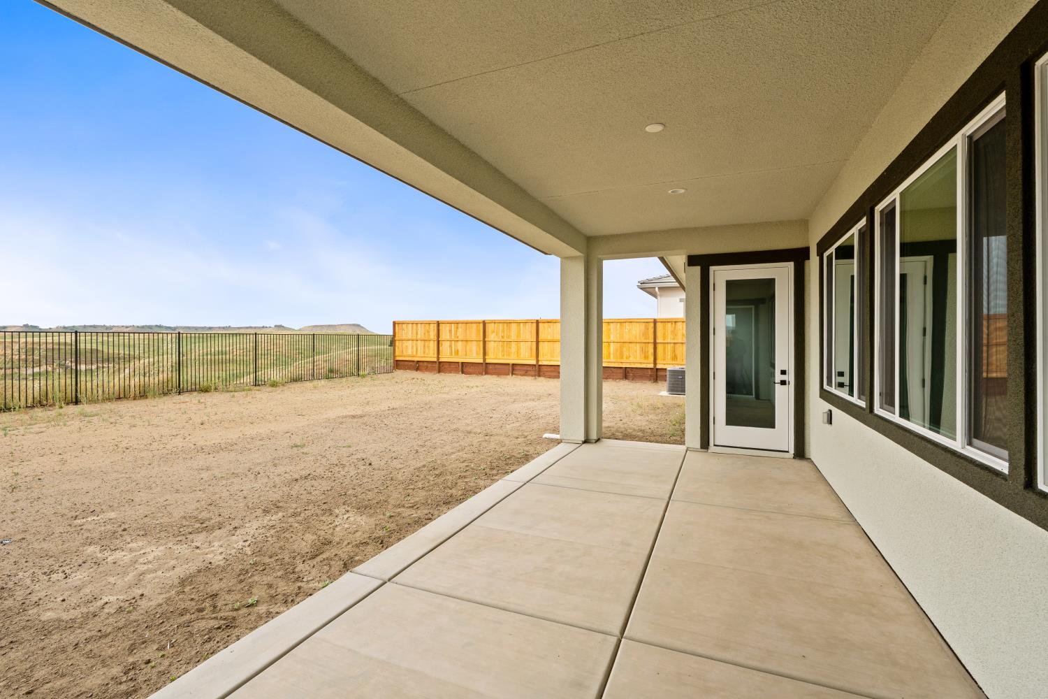 8198 Iron Creek Dr, Friant, CA 93626