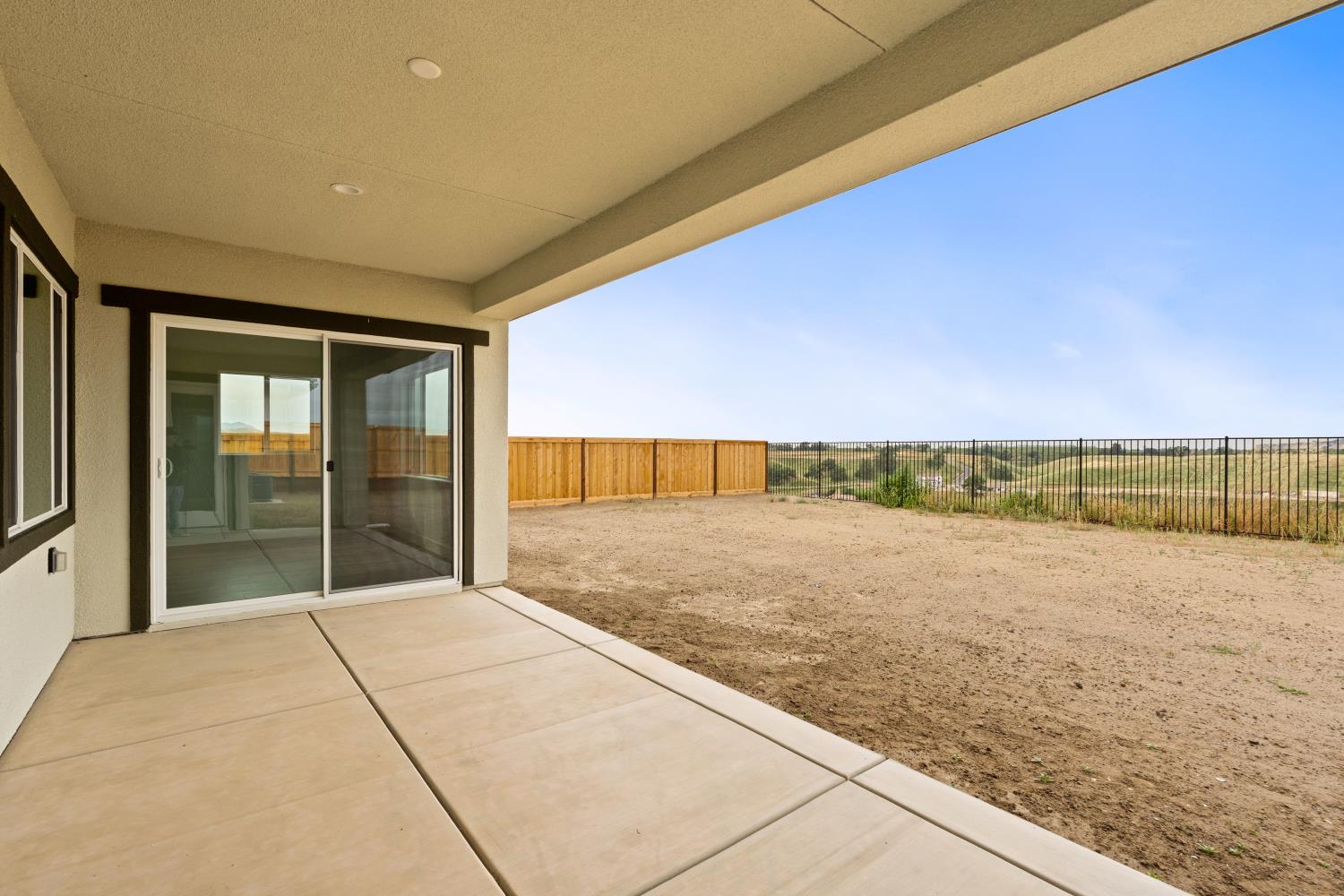 8198 Iron Creek Dr, Friant, CA 93626