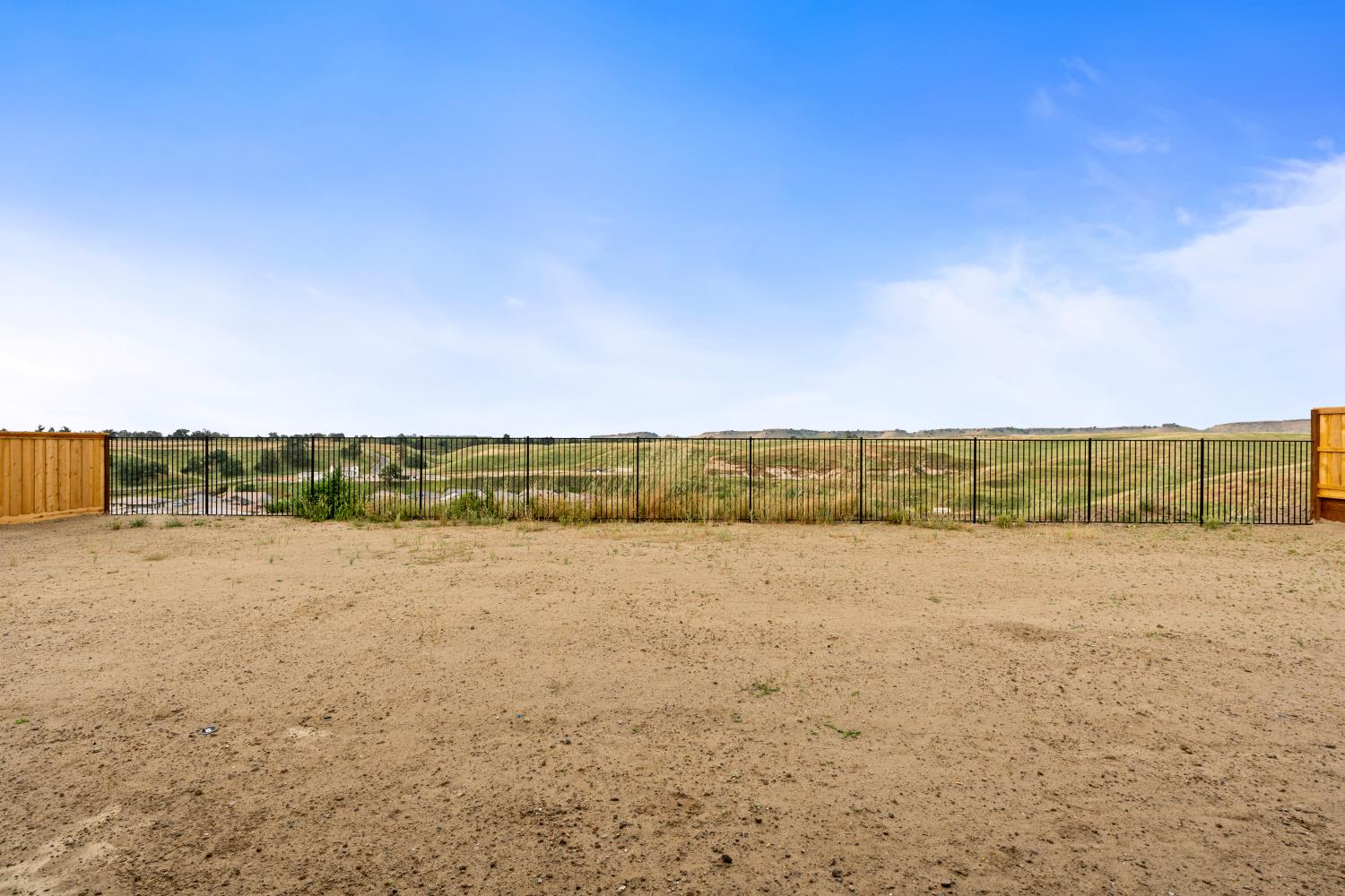 8198 Iron Creek Dr, Friant, CA 93626
