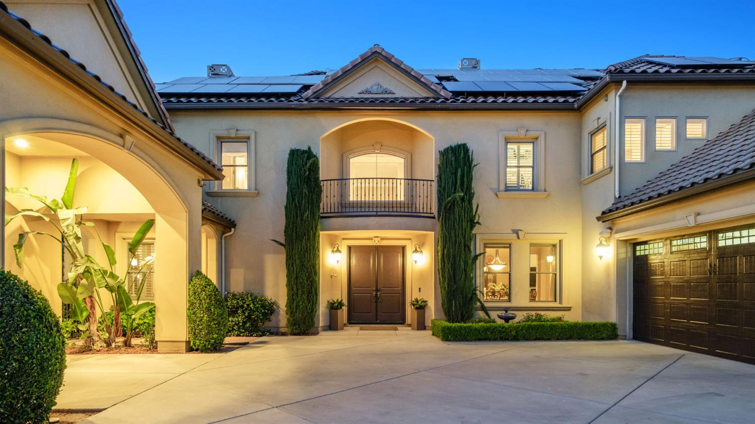 11232 N Burnhaven Way, Fresno, CA 93730