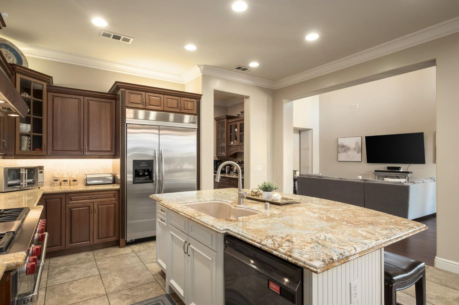 11232 N Burnhaven Way, Fresno, CA 93730