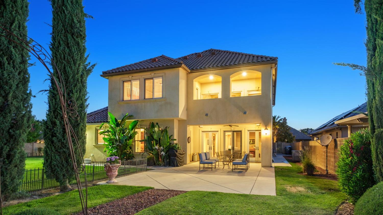 11232 N Burnhaven Way, Fresno, CA 93730