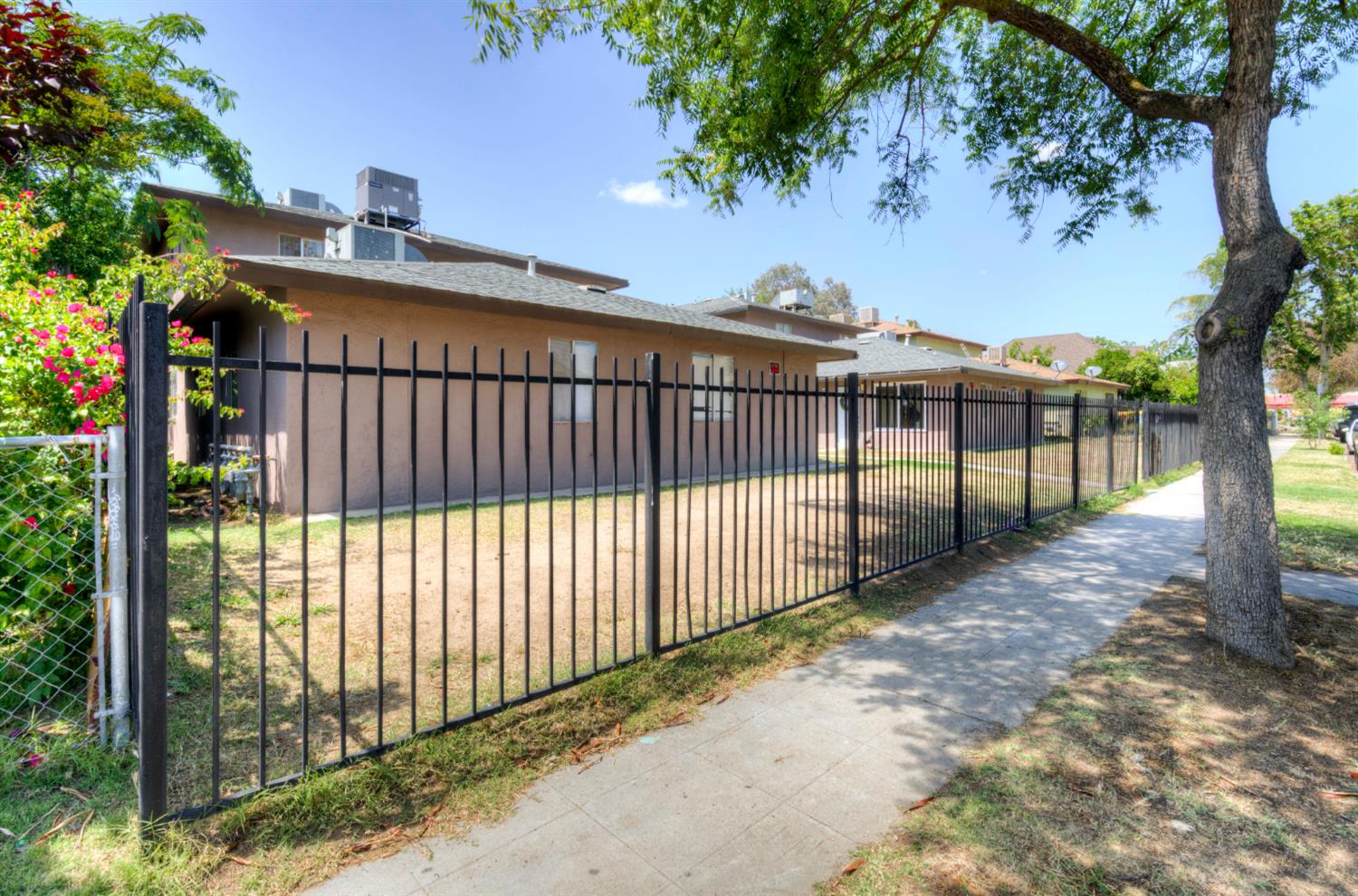 435 N Valeria St, Fresno, CA 93701
