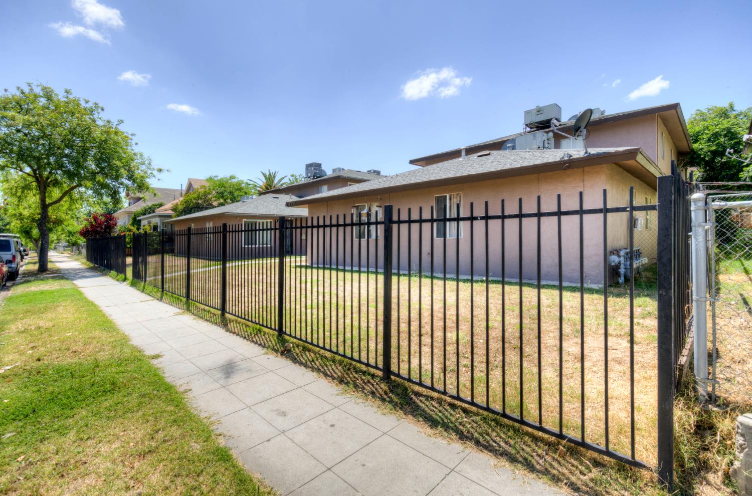 435 N Valeria St, Fresno, CA 93701