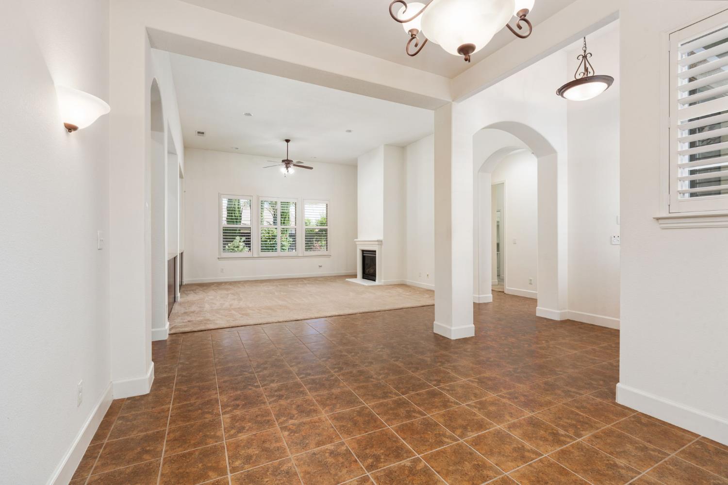7188 W Oswego Ave, Fresno, CA 93723