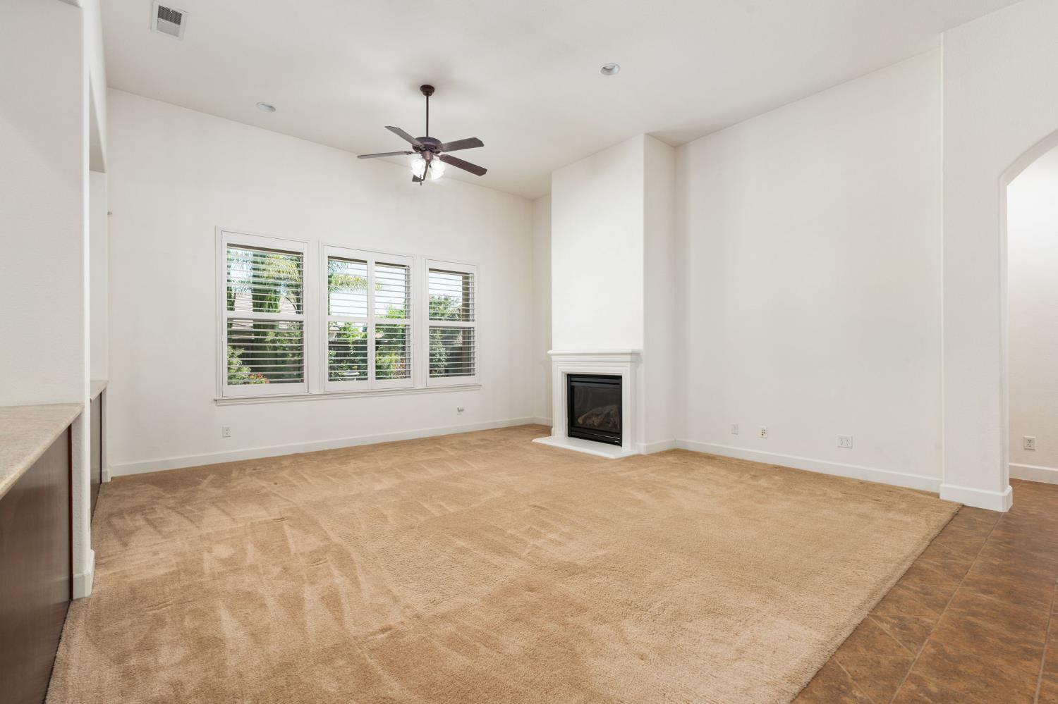 7188 W Oswego Ave, Fresno, CA 93723