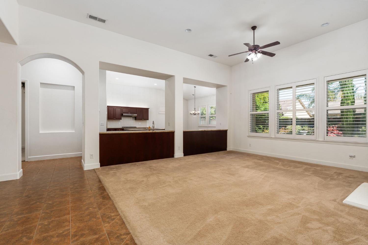 7188 W Oswego Ave, Fresno, CA 93723