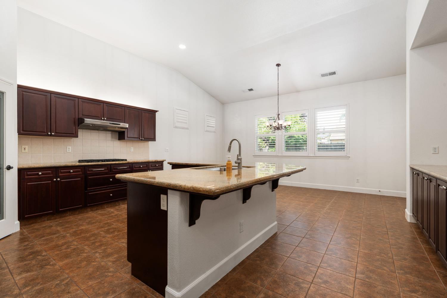 7188 W Oswego Ave, Fresno, CA 93723