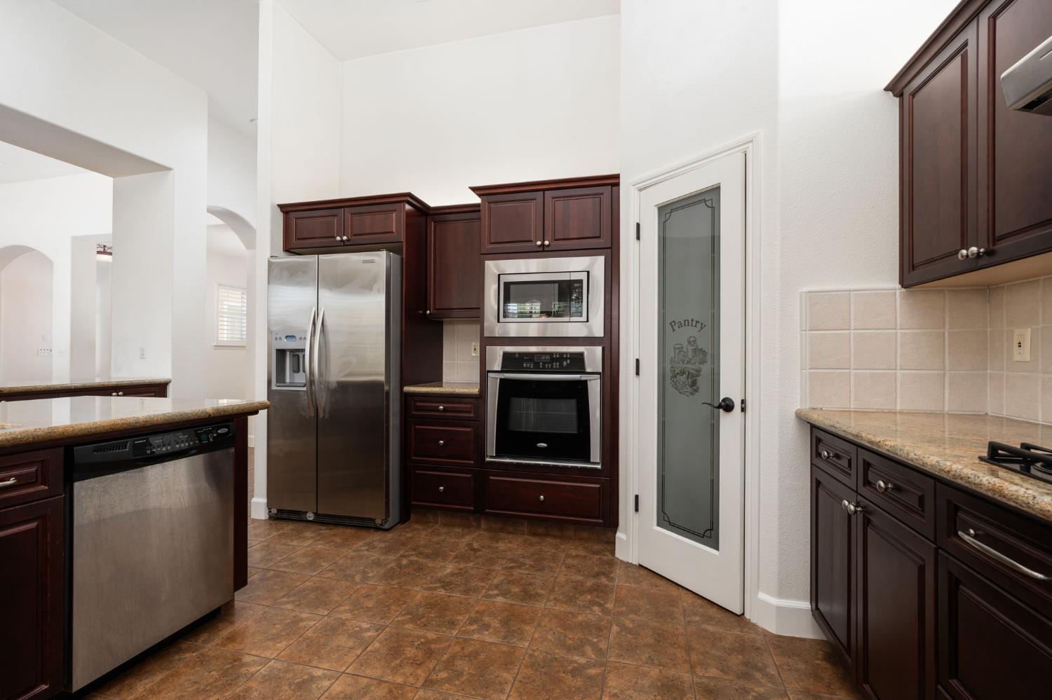 7188 W Oswego Ave, Fresno, CA 93723