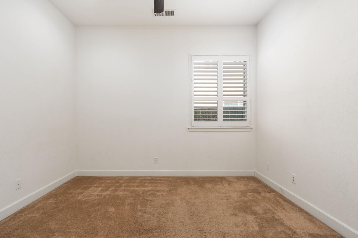7188 W Oswego Ave, Fresno, CA 93723