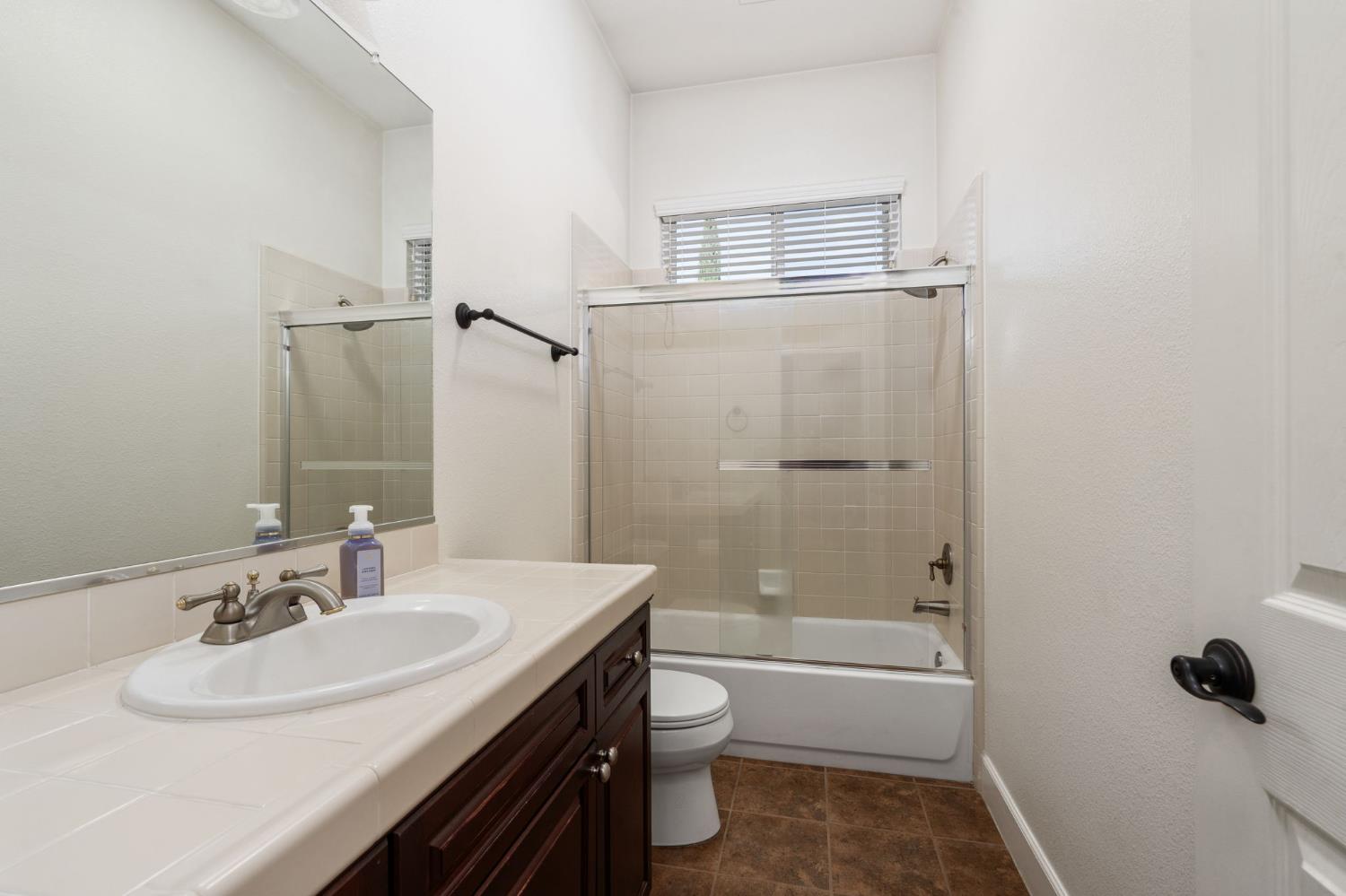 7188 W Oswego Ave, Fresno, CA 93723