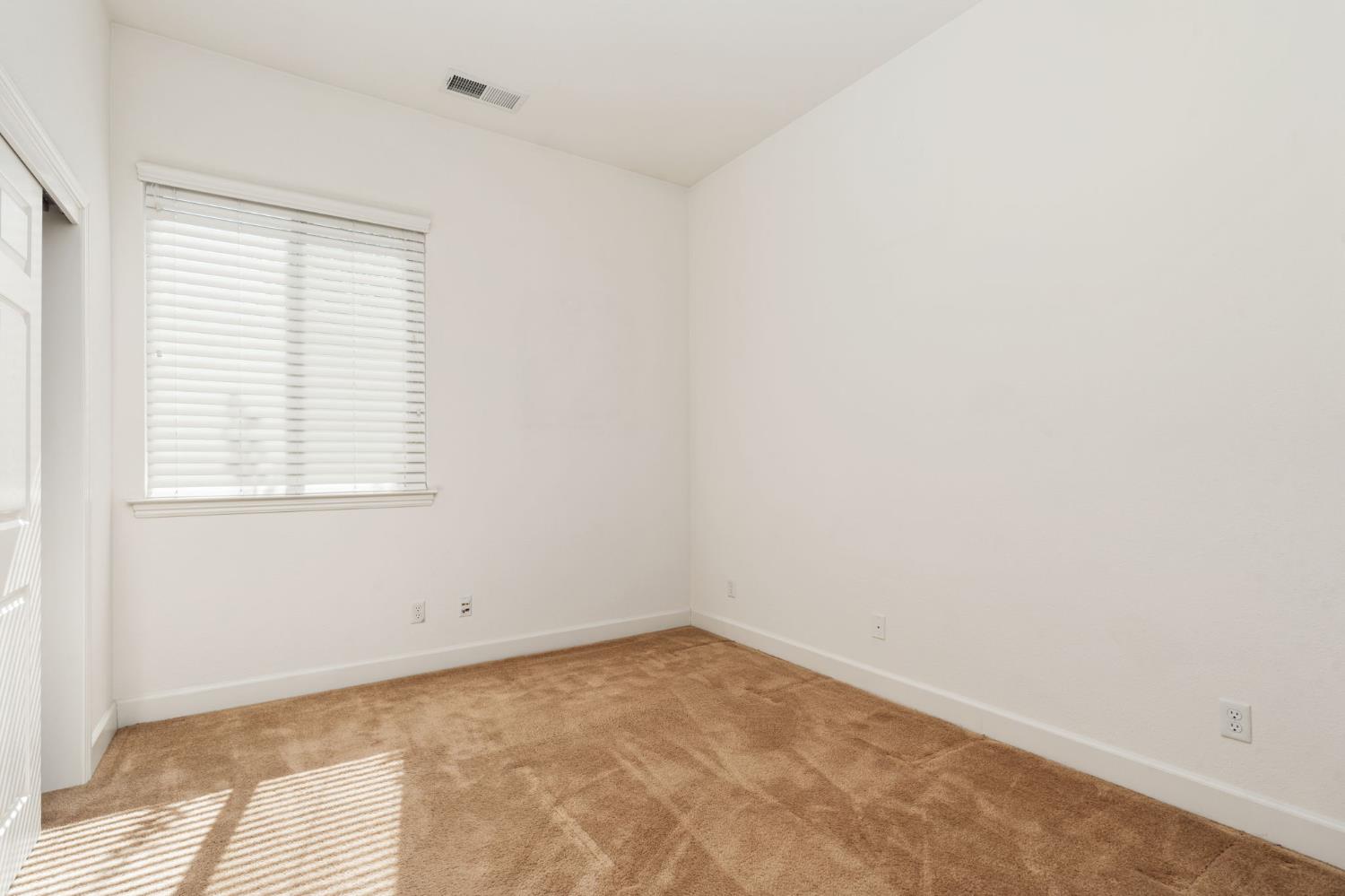 7188 W Oswego Ave, Fresno, CA 93723