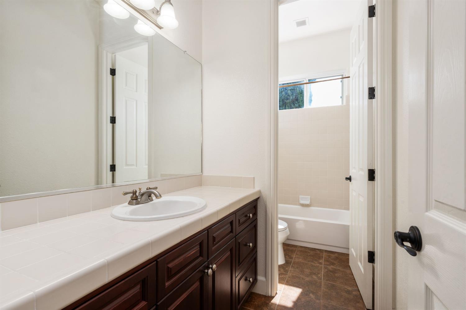 7188 W Oswego Ave, Fresno, CA 93723