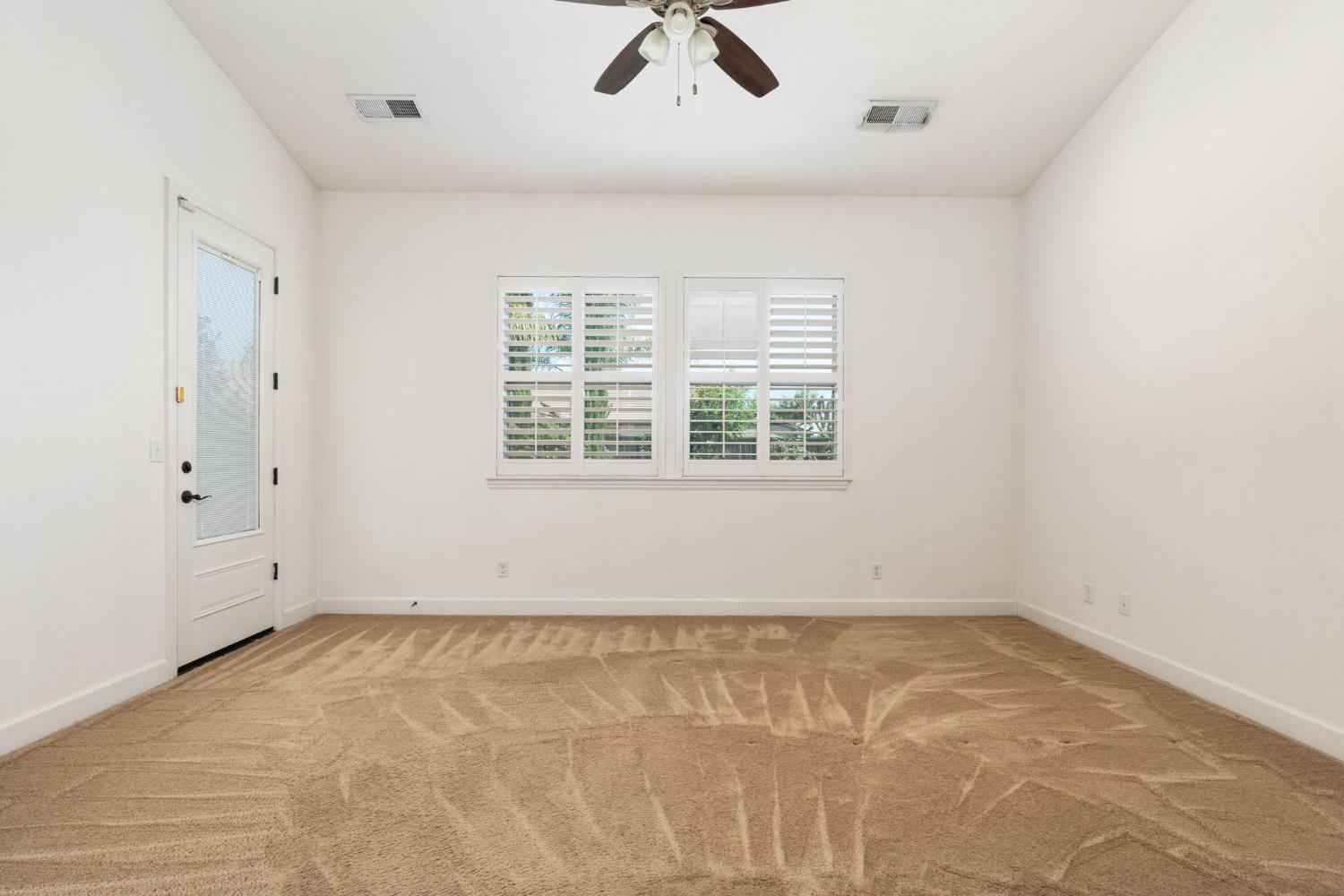 7188 W Oswego Ave, Fresno, CA 93723