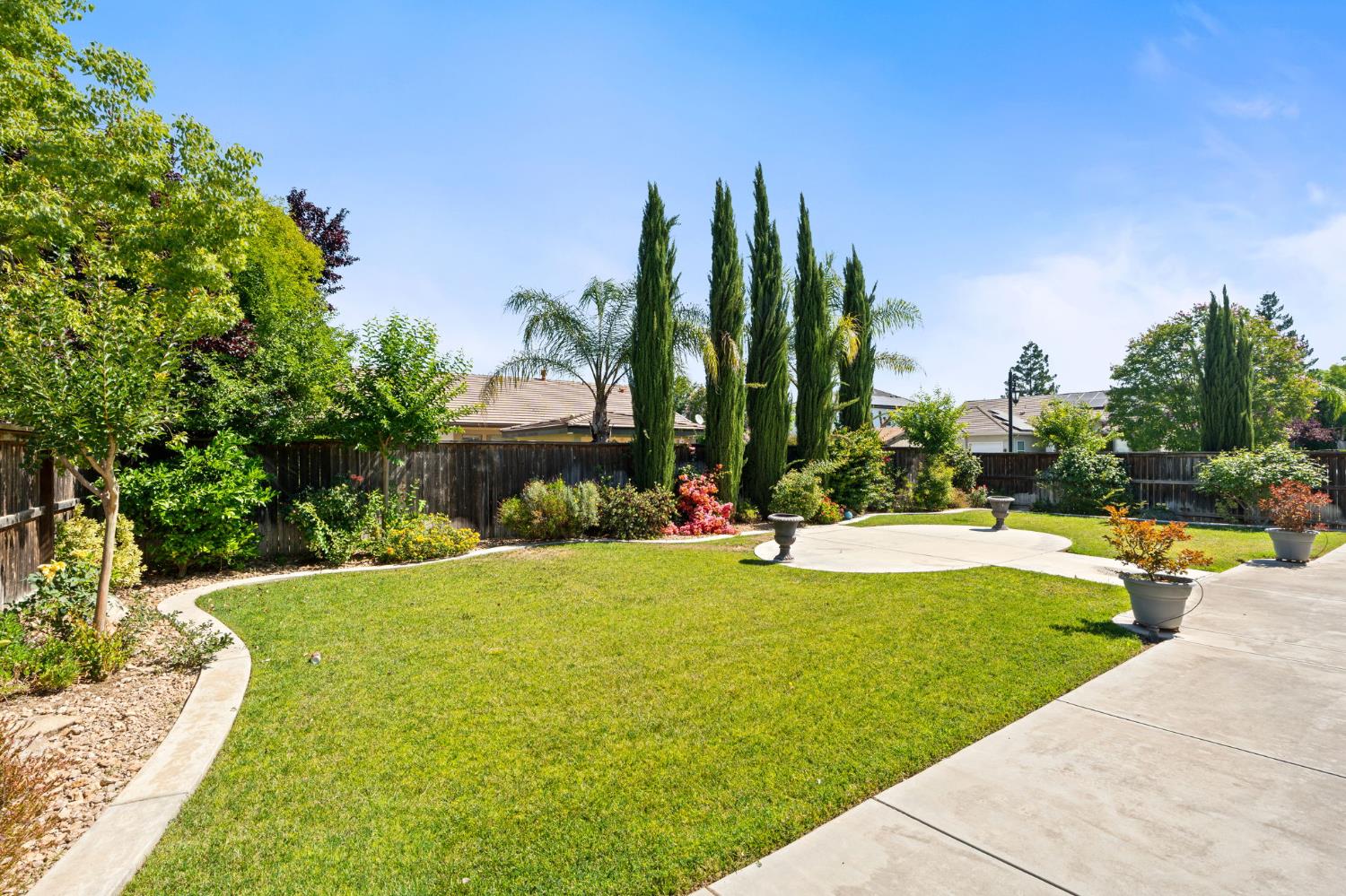 7188 W Oswego Ave, Fresno, CA 93723