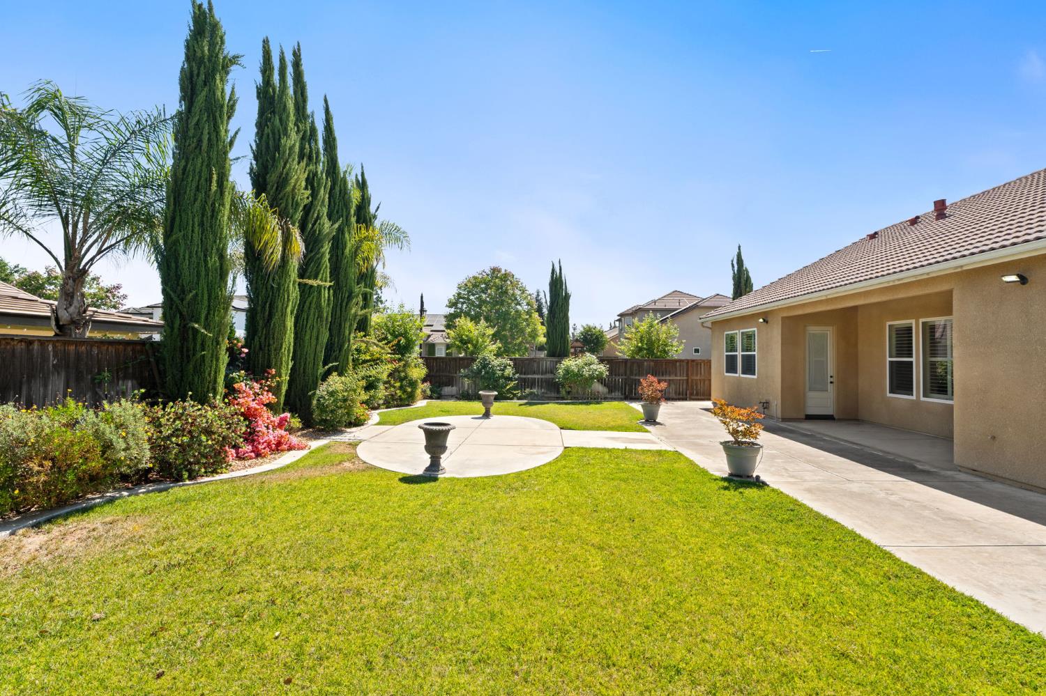 7188 W Oswego Ave, Fresno, CA 93723