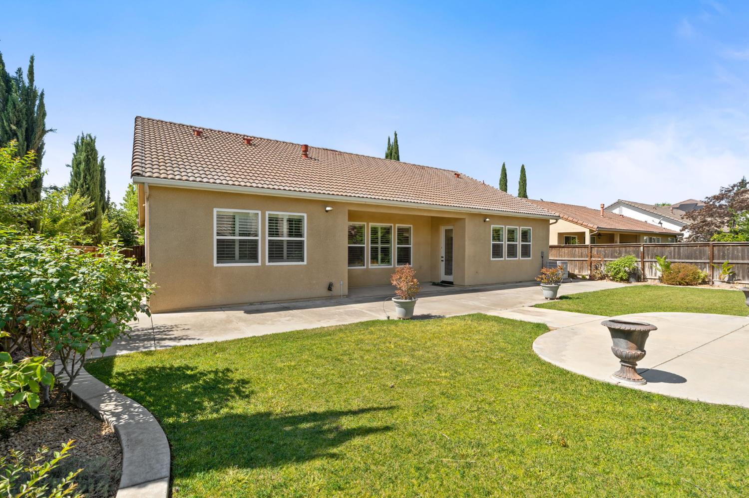 7188 W Oswego Ave, Fresno, CA 93723