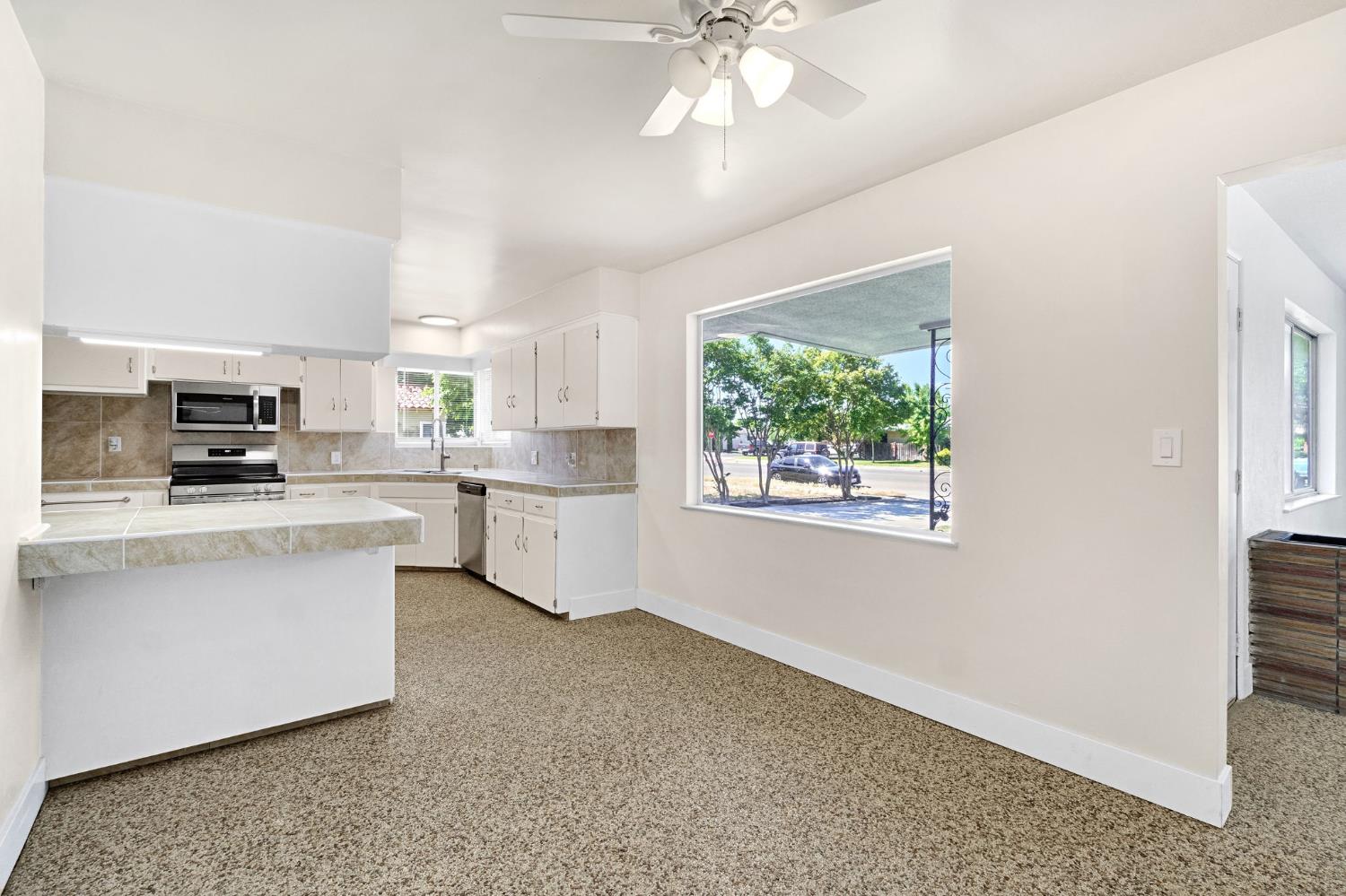 1463 P St, Firebaugh, CA 93622