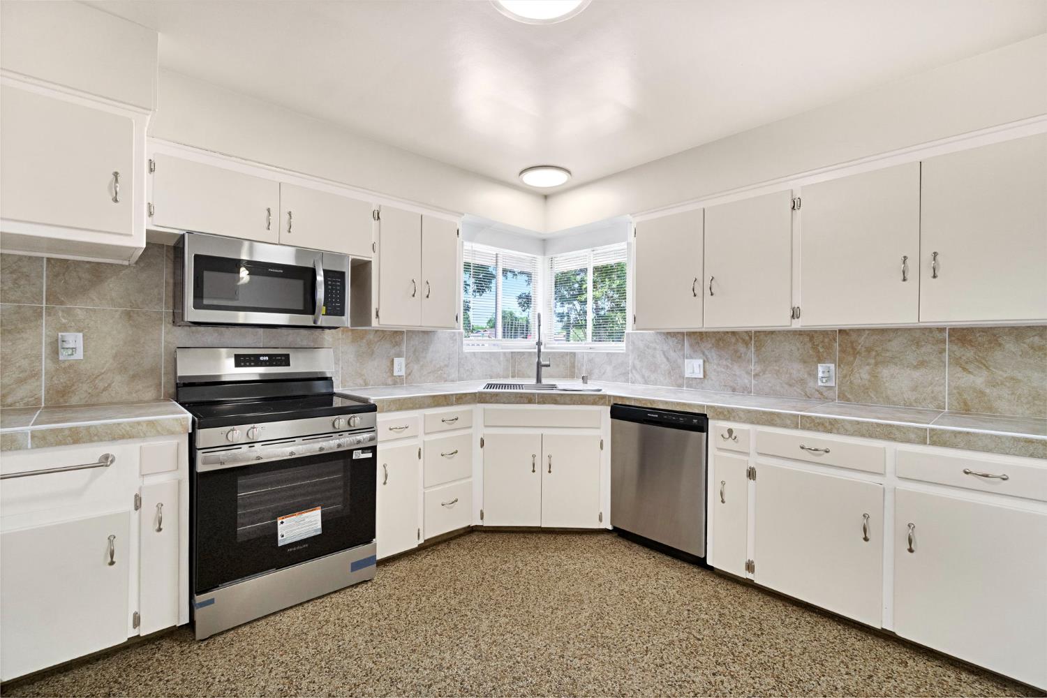 1463 P St, Firebaugh, CA 93622