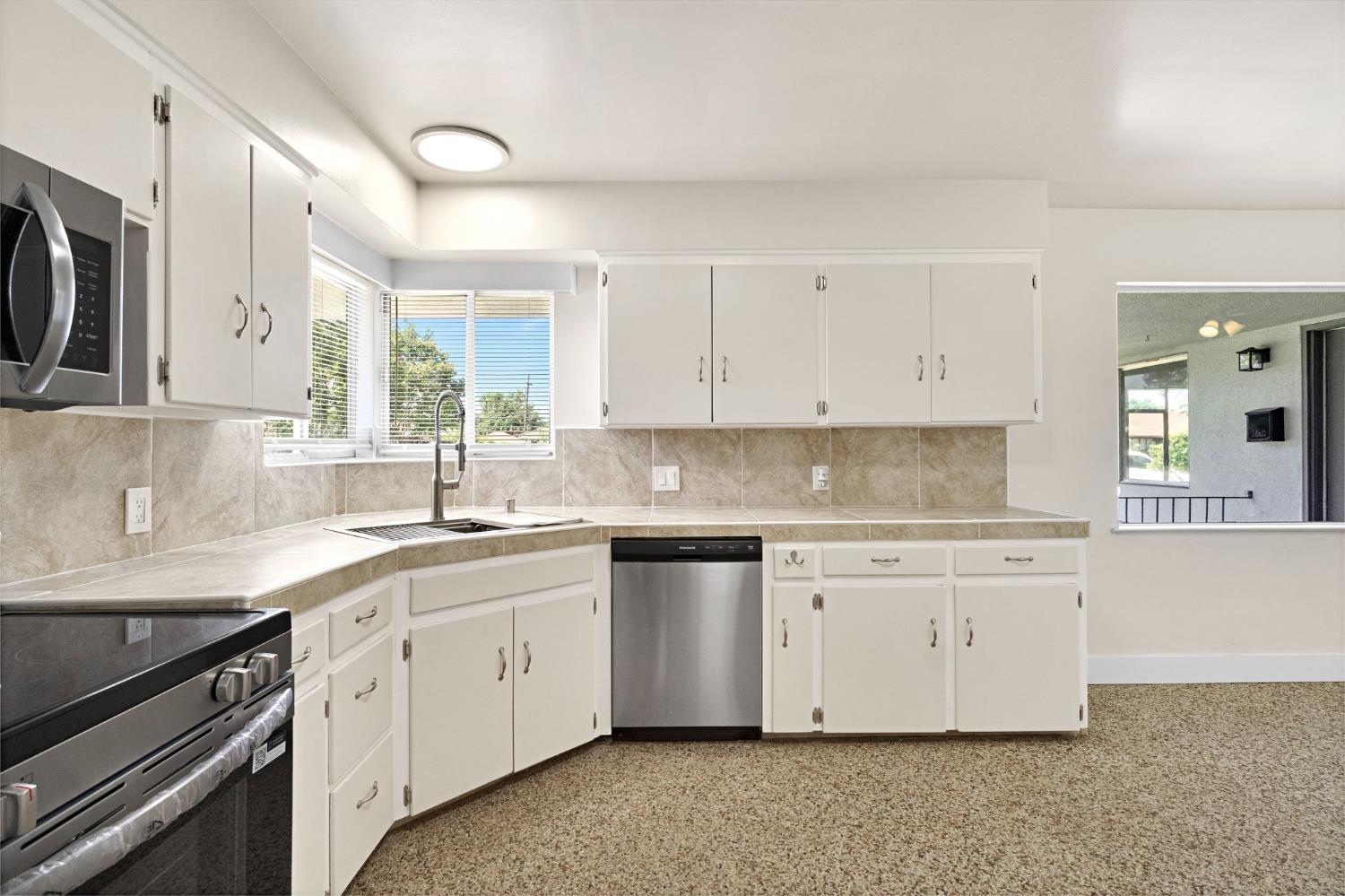 1463 P St, Firebaugh, CA 93622