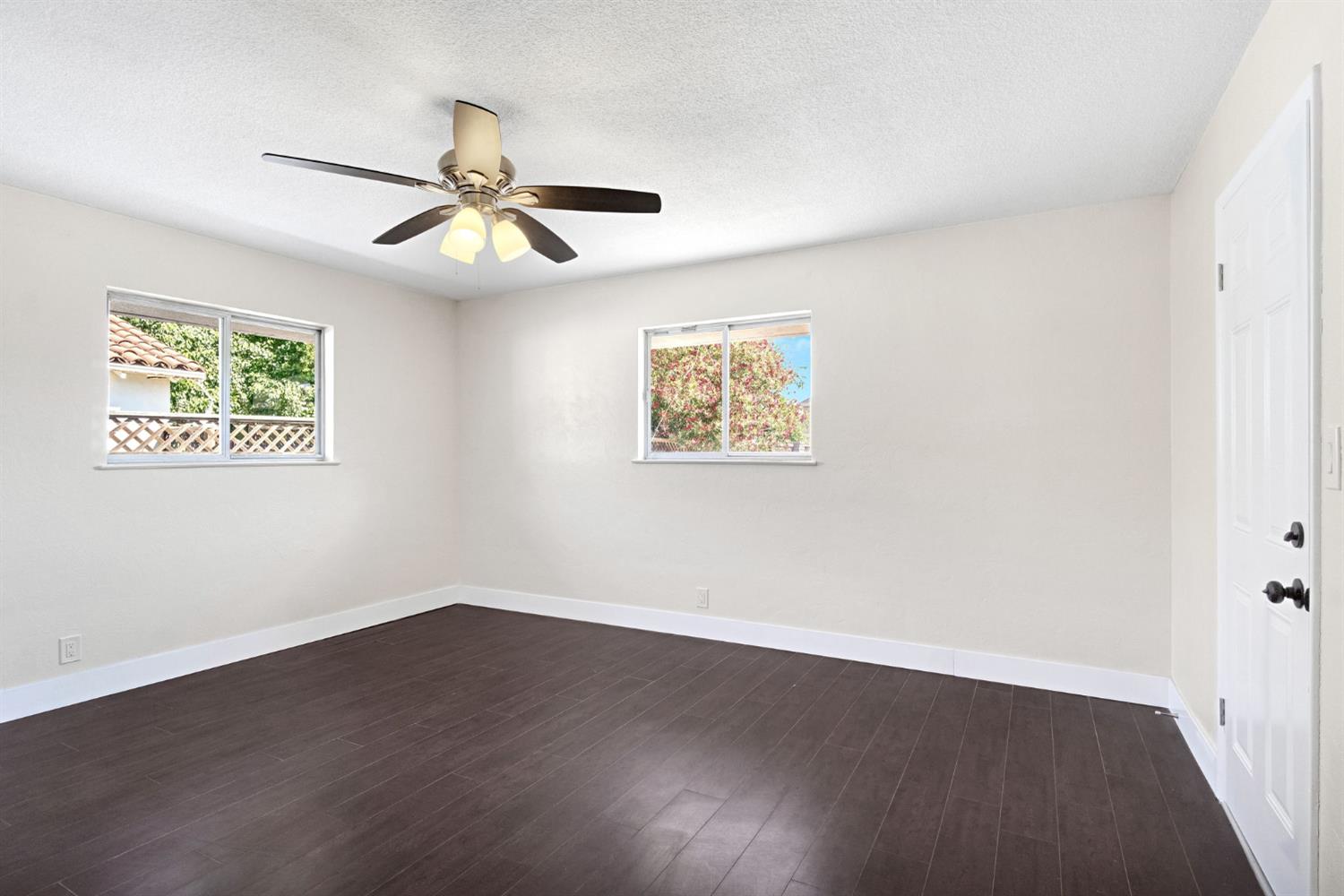 1463 P St, Firebaugh, CA 93622