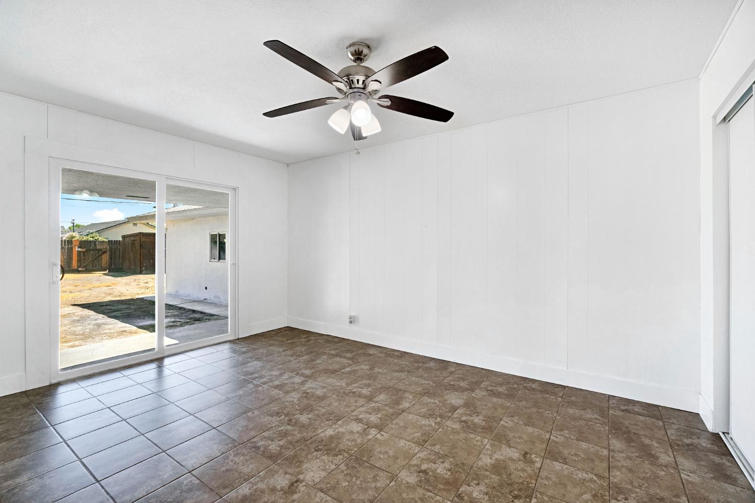 1463 P St, Firebaugh, CA 93622