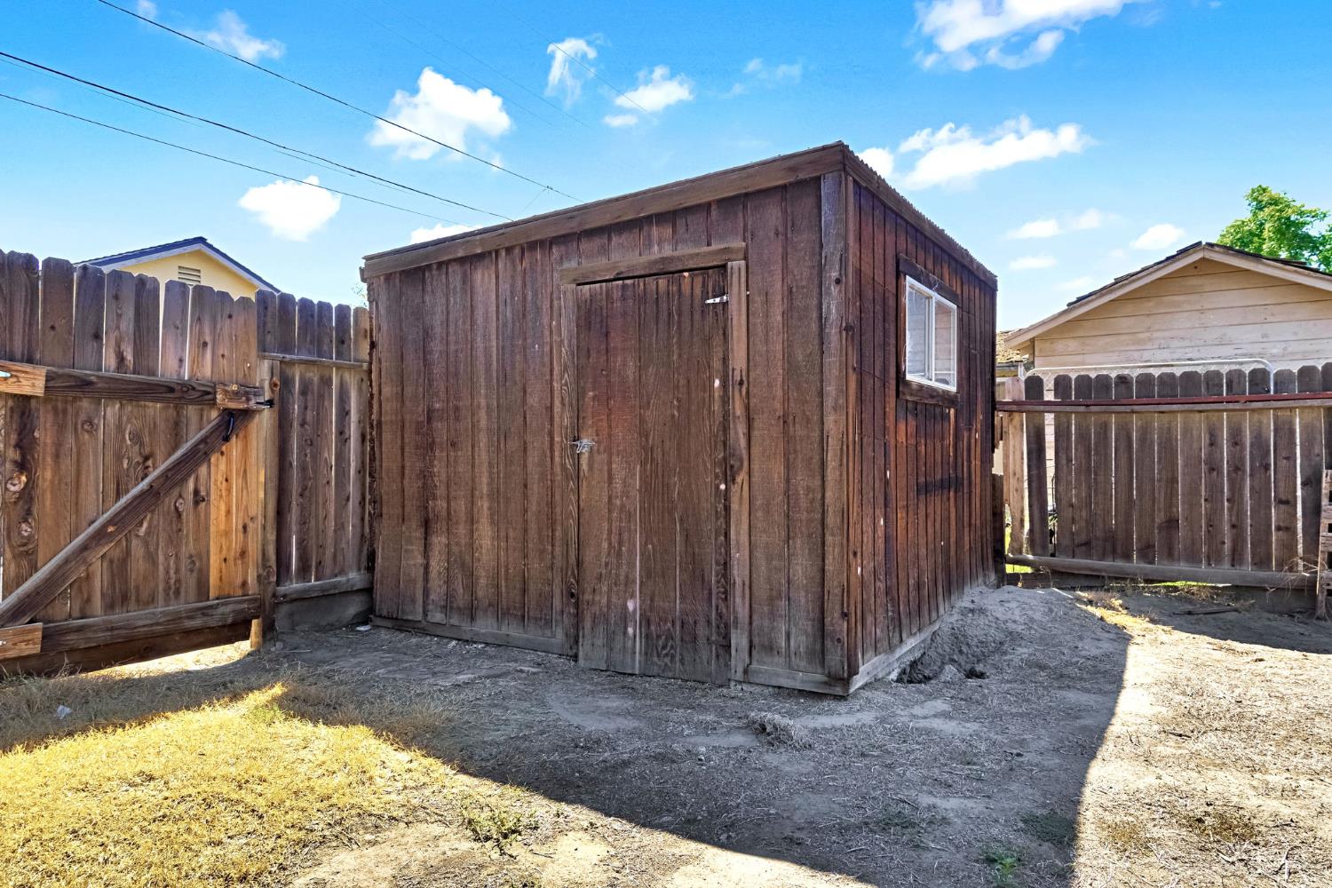 1463 P St, Firebaugh, CA 93622