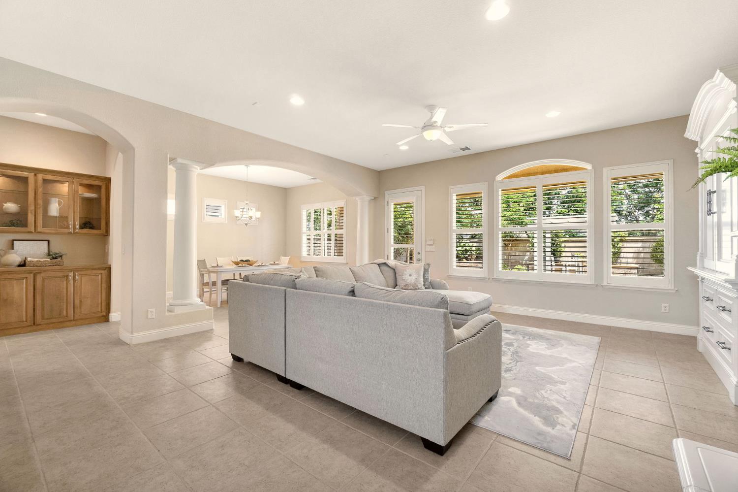 2934 E Salem Ave, Fresno, CA 93720