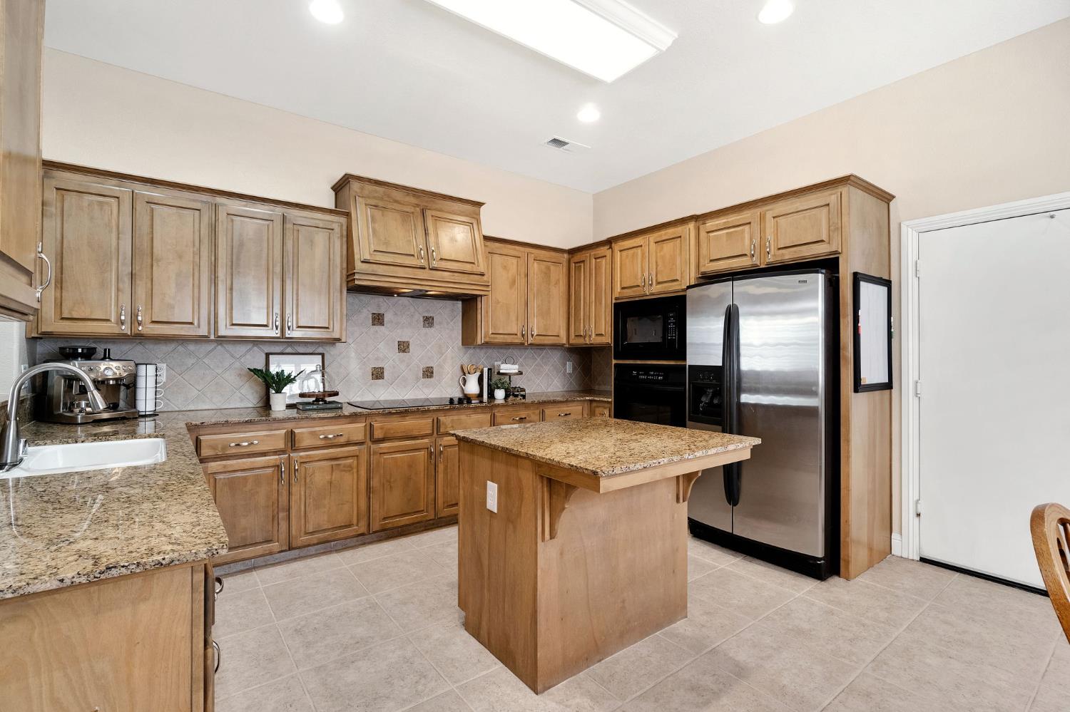 2934 E Salem Ave, Fresno, CA 93720