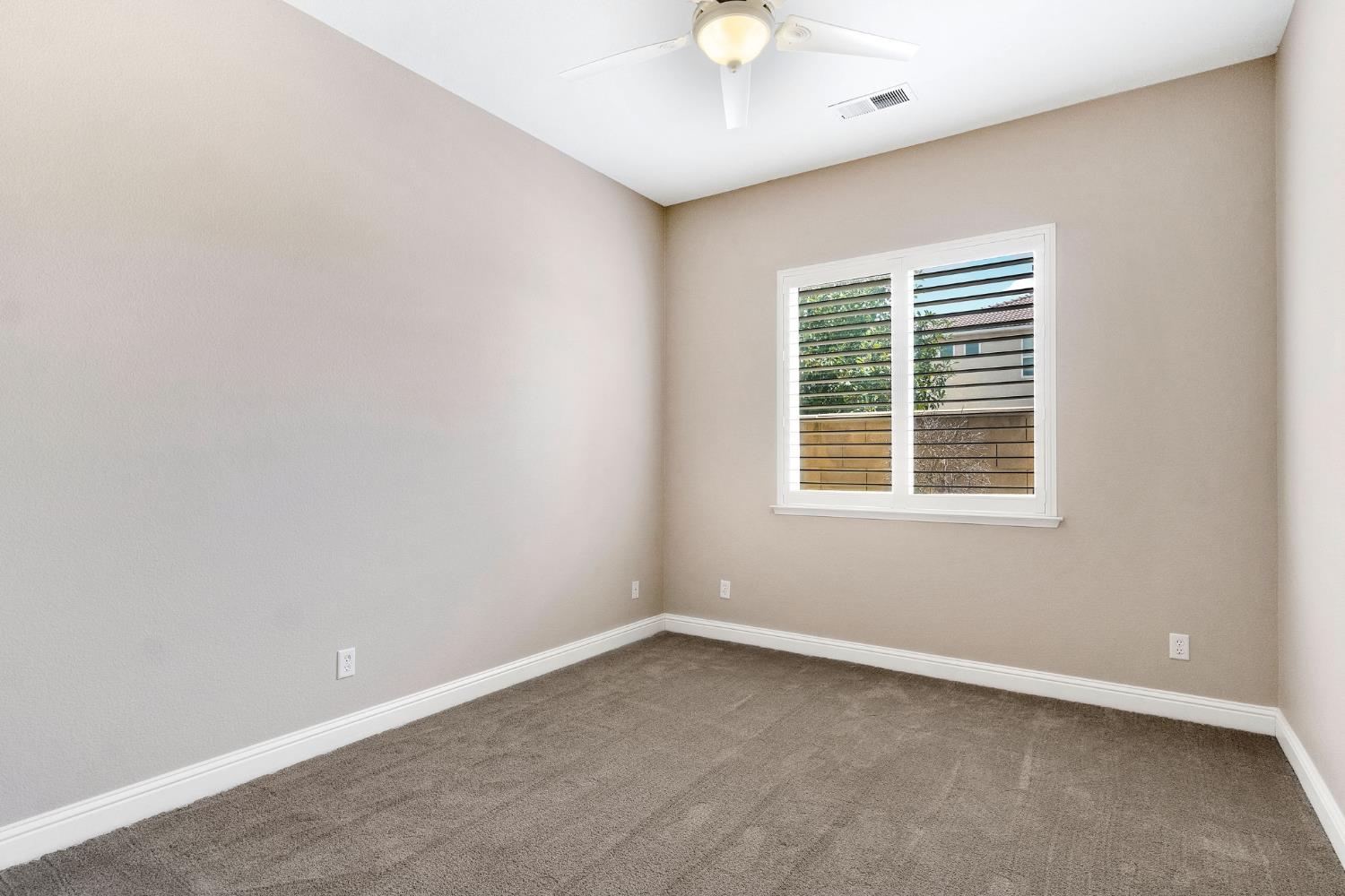 2934 E Salem Ave, Fresno, CA 93720