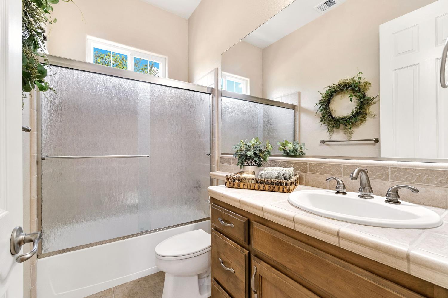 2934 E Salem Ave, Fresno, CA 93720