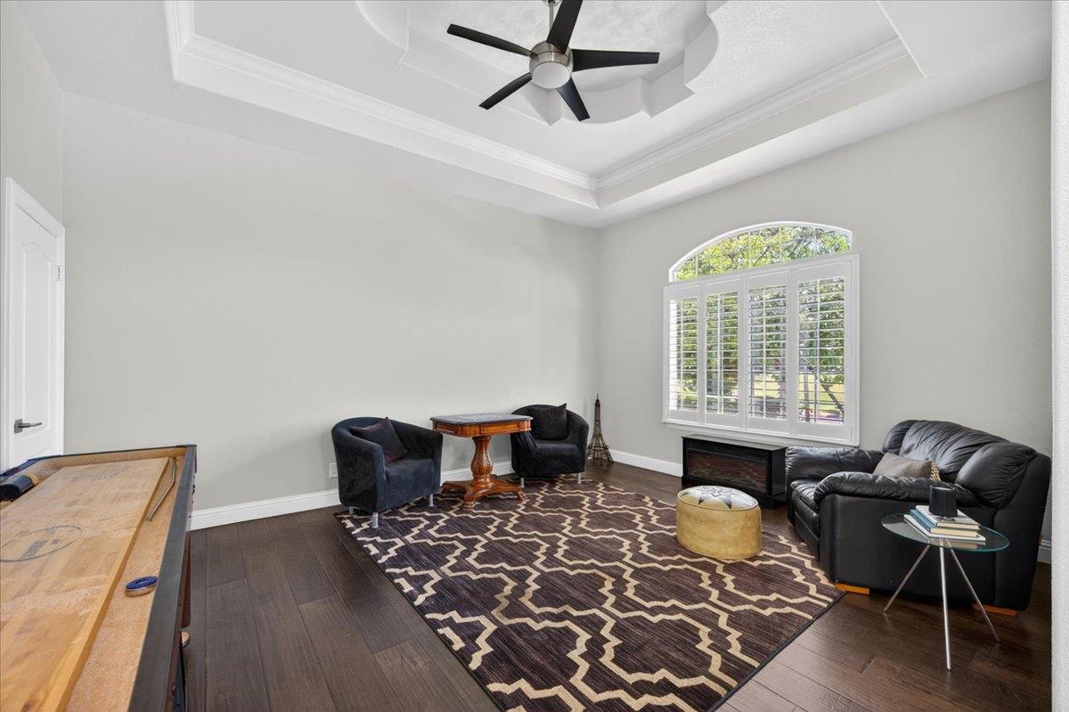1306 E Valley Forge Dr, Fresno, CA 93720