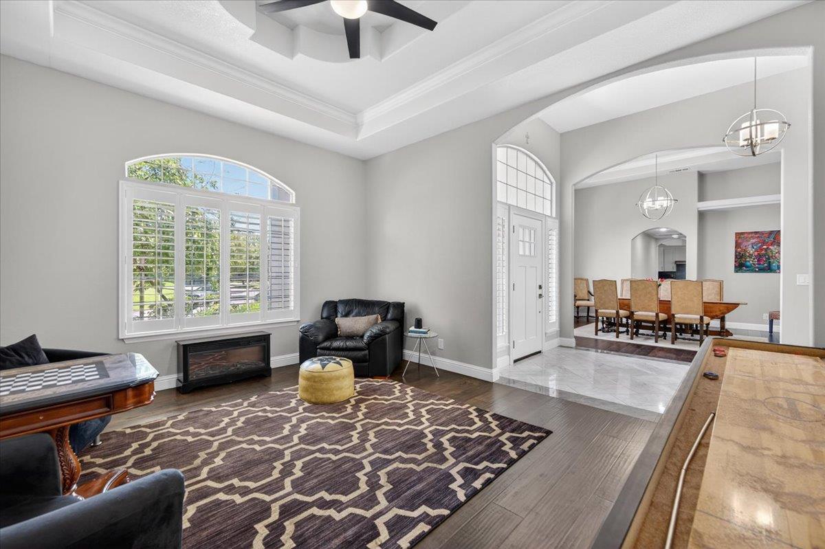 1306 E Valley Forge Dr, Fresno, CA 93720