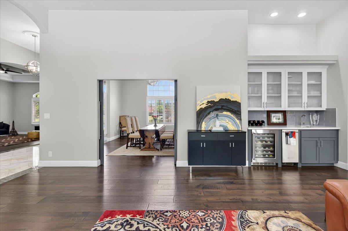 1306 E Valley Forge Dr, Fresno, CA 93720