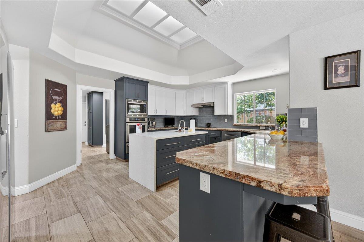 1306 E Valley Forge Dr, Fresno, CA 93720