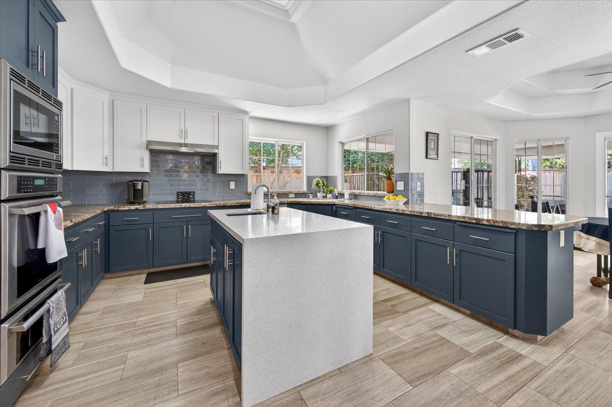 1306 E Valley Forge Dr, Fresno, CA 93720