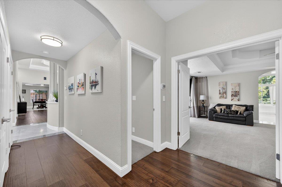 1306 E Valley Forge Dr, Fresno, CA 93720