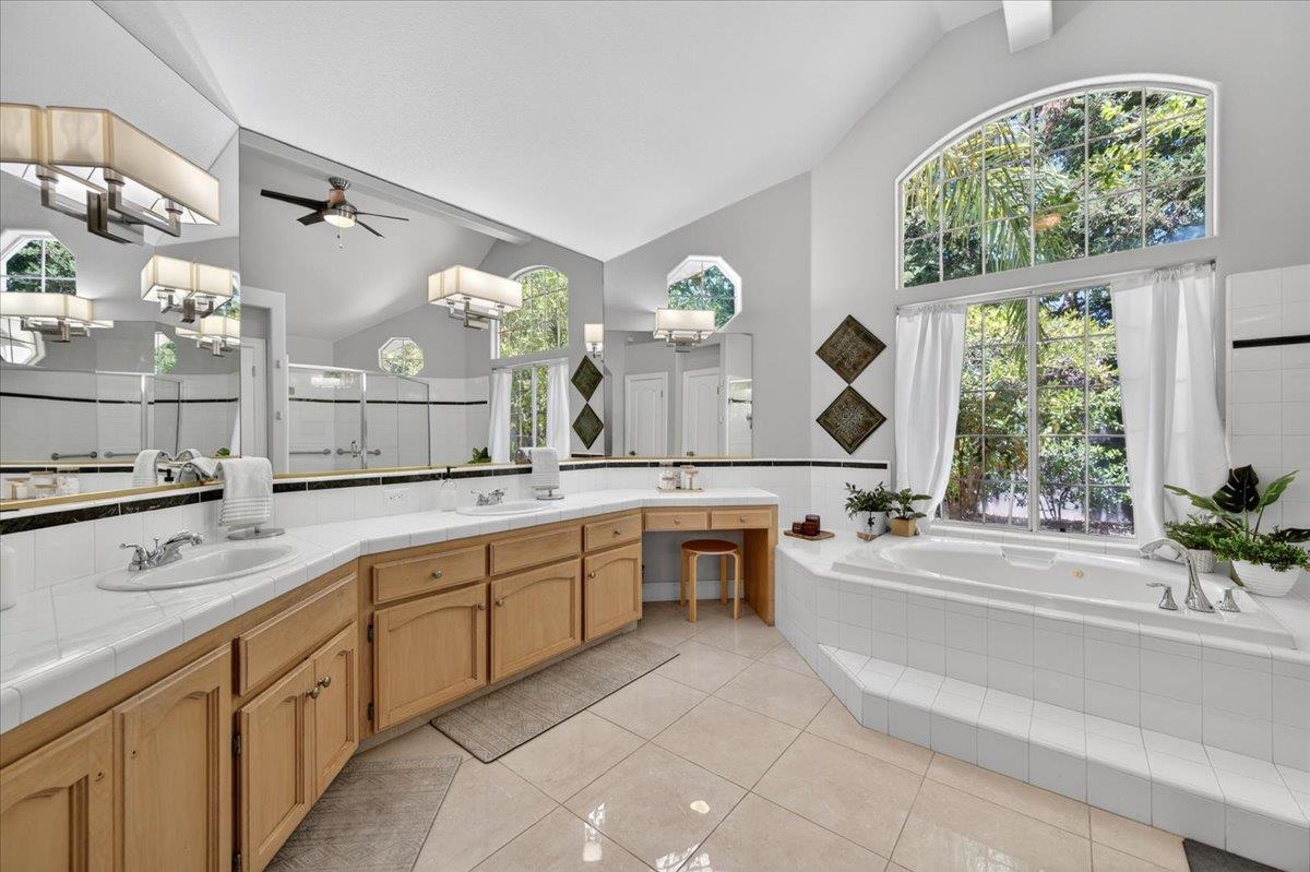 1306 E Valley Forge Dr, Fresno, CA 93720