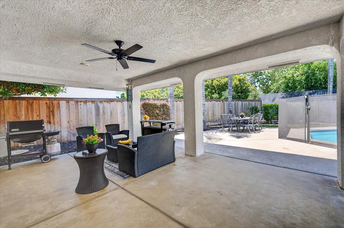 1306 E Valley Forge Dr, Fresno, CA 93720