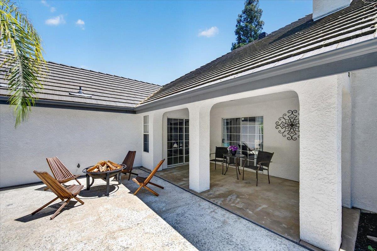 1306 E Valley Forge Dr, Fresno, CA 93720