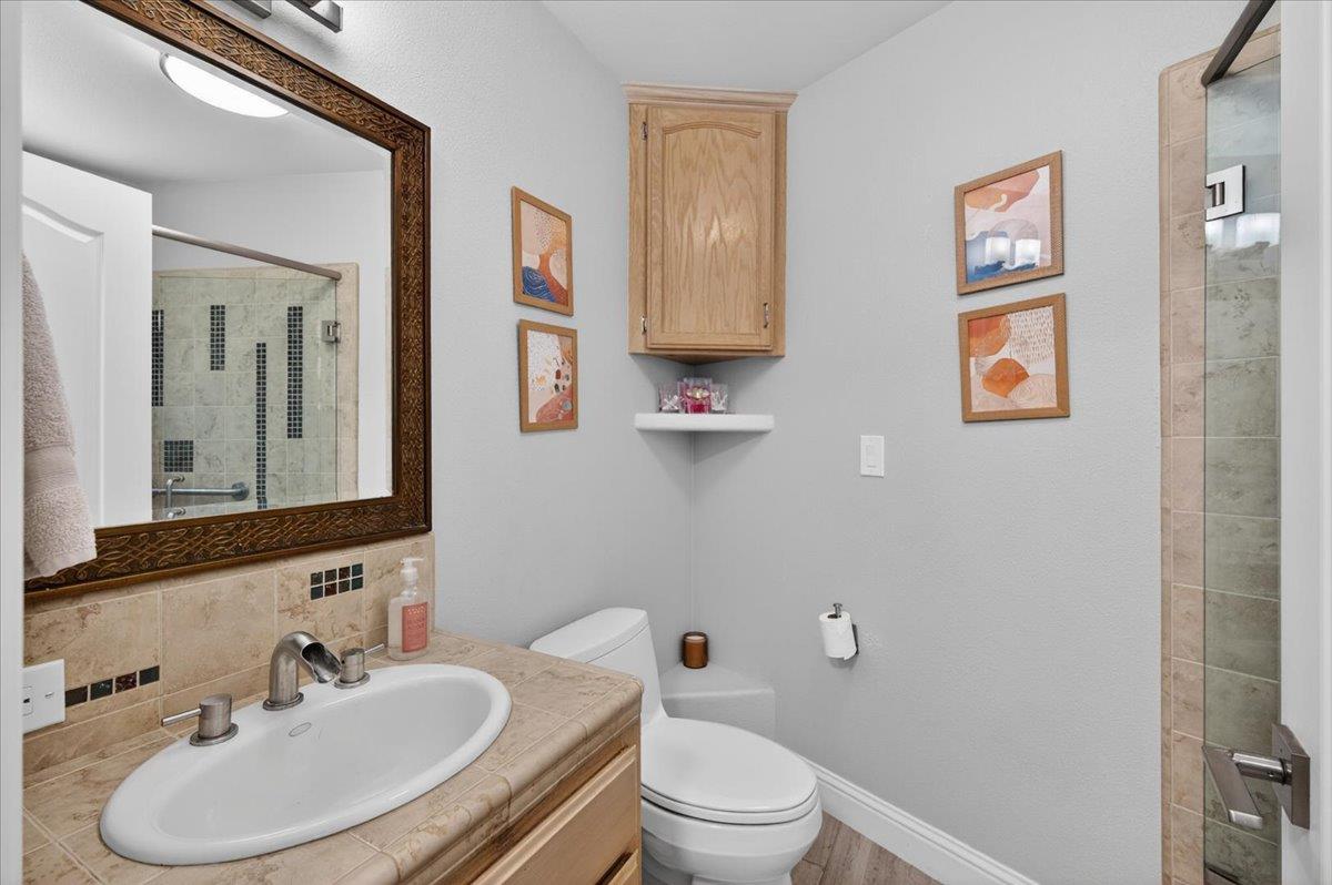 1306 E Valley Forge Dr, Fresno, CA 93720