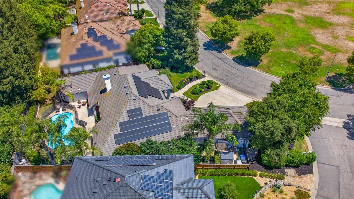 1306 E Valley Forge Dr, Fresno, CA 93720