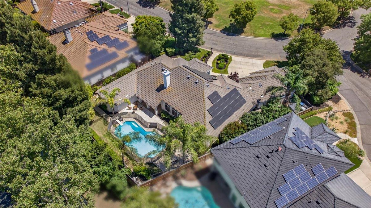 1306 E Valley Forge Dr, Fresno, CA 93720